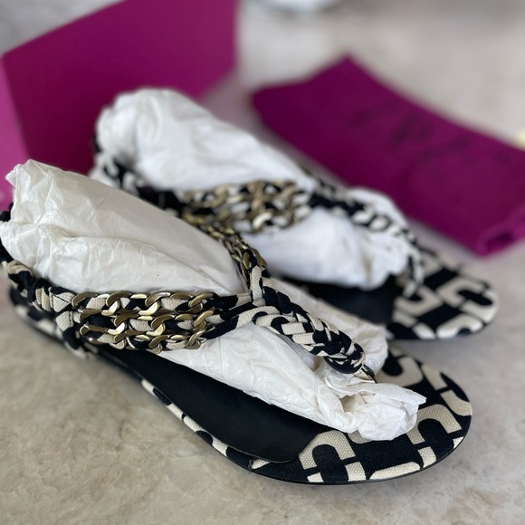 Diane Von Furstenberg black&white sandals, Size 6 - Picture 5 of 11